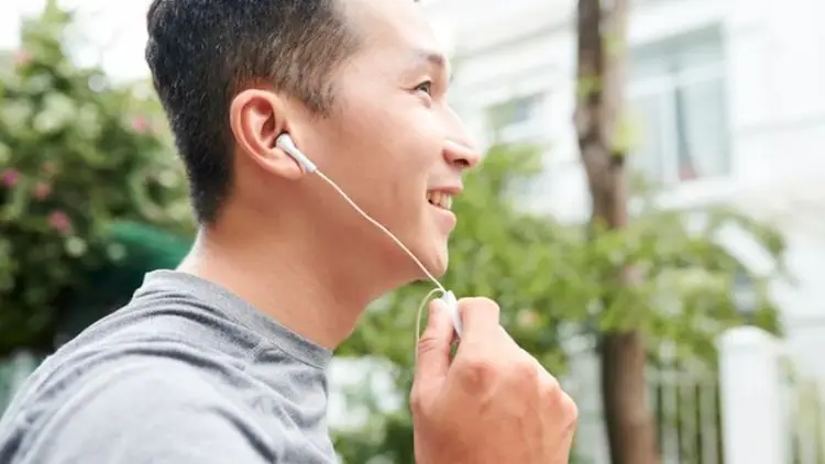 Orang yang Memakai Earphone Berkabel Seringkali Mempunyai 7 Karakteristik Pribadiunik Ini, Katakan Ahli Psikologi