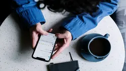WhatsApp Sajikan Fitur Keren: Status Anda Kini Dapat Ditampilkan ke Teman Lain!