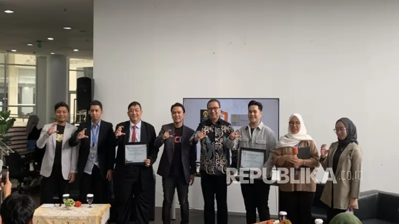 Universitas Cyber Dorong Kesehatan Mental dengan AI di AI Summit &amp; Mental Health 2025