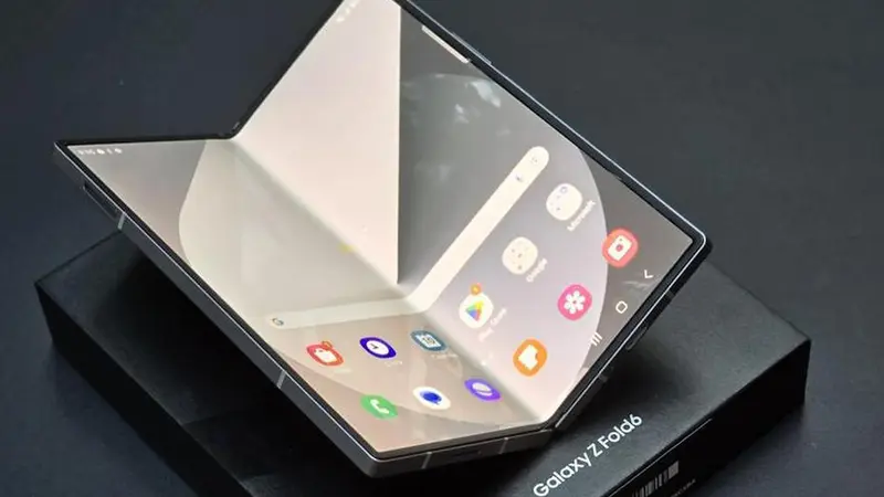 Apple's New iPhones Feature Under-Display Cameras Like Samsung