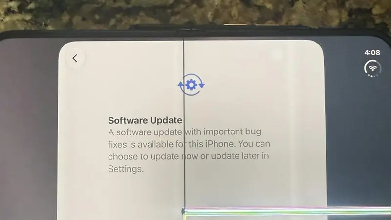 iPhone Duo Display Issues Prompt User Concerns Over Design Flaws