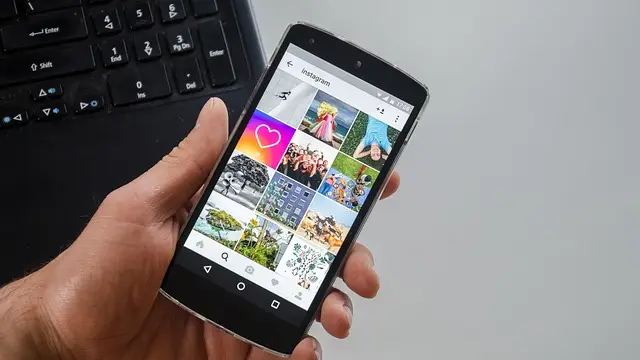 Cara Download Insta Story Instagram di iPhone atau Android