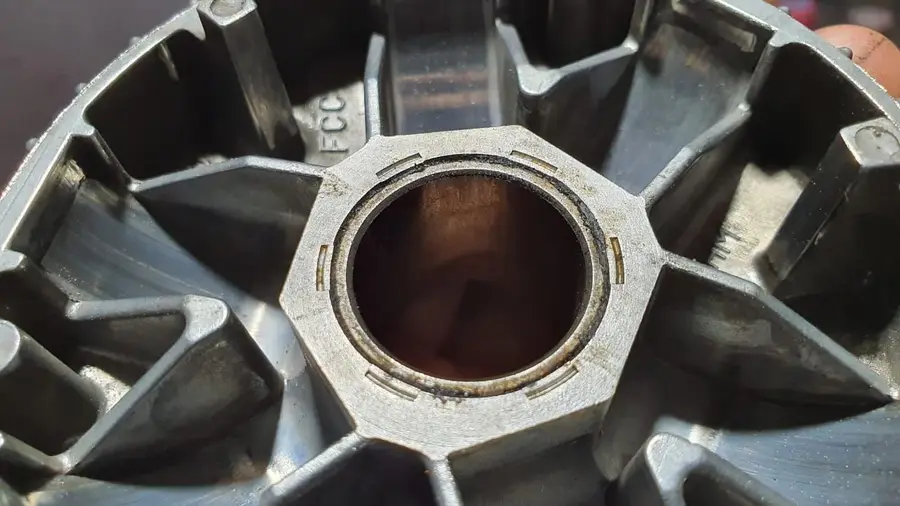 Waktunya Mengganti Puli CVT Motor Matic? Begini Cara dan Alasannya
