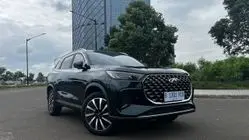 Bandingkan Chery Tiggo 8 CSH vs Toyota Innova Zenix Hybrid: Mana yang Terbaik?