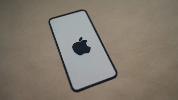Apple Menghadapi Kekhawatiran Investor Seiring Penurunan Penjualan iPhone di Indonesia