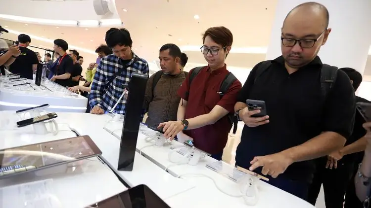 Donald Trump Dorong Apple Kembalikan Produksi iPhone ke AS, Dampak Global Tak Terelakkan