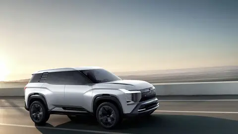 Berita Terkini: DST Concept dari Mitsubishi Debut; Perayaan 20 Tahun Kehadiran Daihatsu Xenia