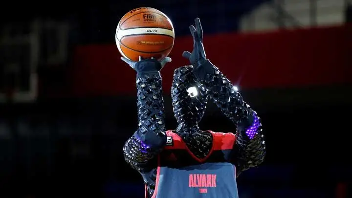 Main Basket Lawan Robot Buatan Undip Bikin Panik Pemain Asli