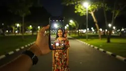 7 Smartphone Kamera 4K dengan Mode Malam yang Mengubah Foto Gelap Jadi Ciamik dan Profesional