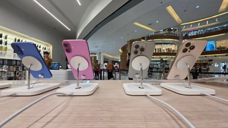 Harga iPhone 16, 16e, 15, 14, dan 13 Mulai Rp 8 Jutaan