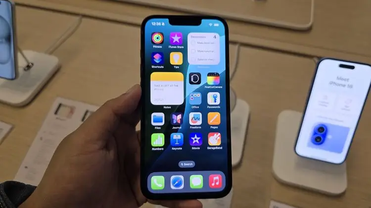 Hanya 4 Bulan Dirilis, iPhone 16e Turun Harga Rp 1 Jutaan