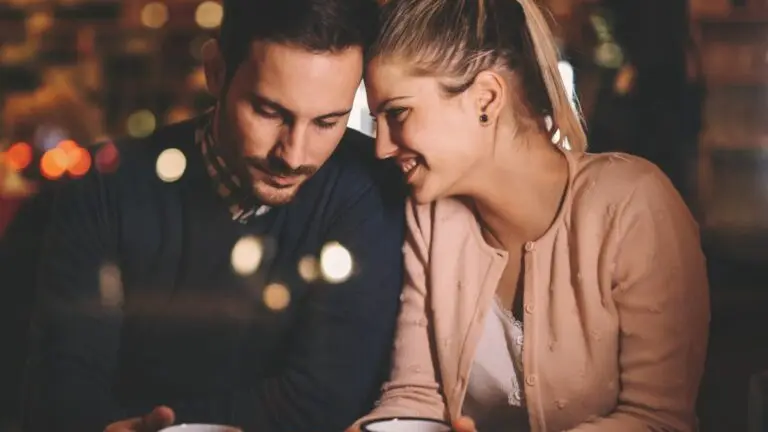 Daftar Prompt Foto Romantis dengan Pacar, Tambah Kekasih yang Elegan