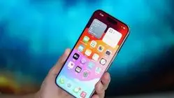 Jebakan Gengsi Digital: Mengapa iPhone Jadi Kekhawatiran Kelas Menengah dan Bawah