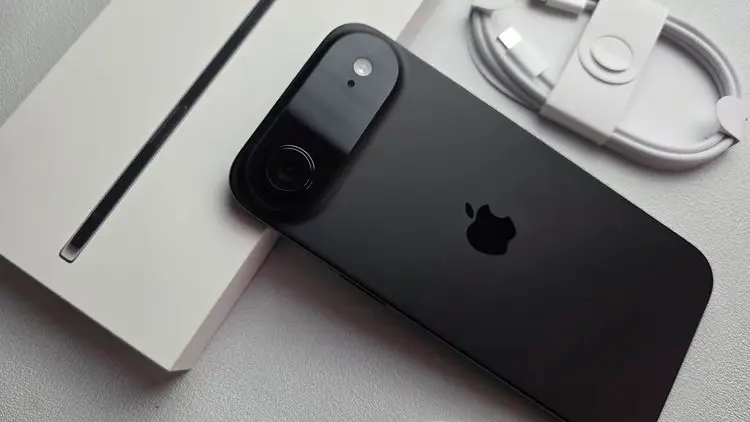 Efek Domino iPhone Air, Vendor China Mundur dari Tren HP Tipis