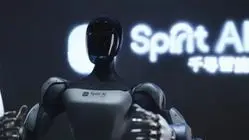 CATL Ciptakan Sejarah, Robot AI Mulai Kerja di Pabrik Baterai