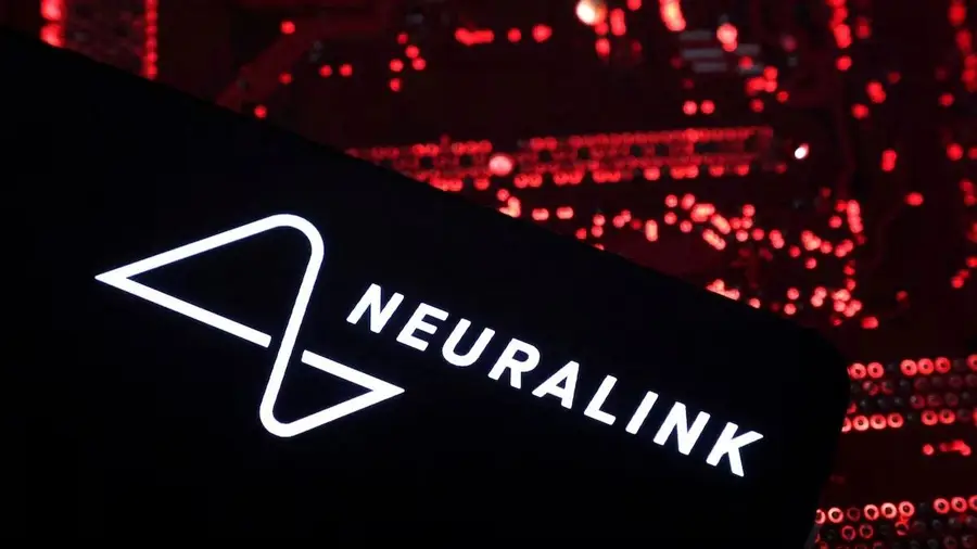 Elon Musk percepat integrasi otak dan mesin, Neuralink siap produksi implan otak 2026