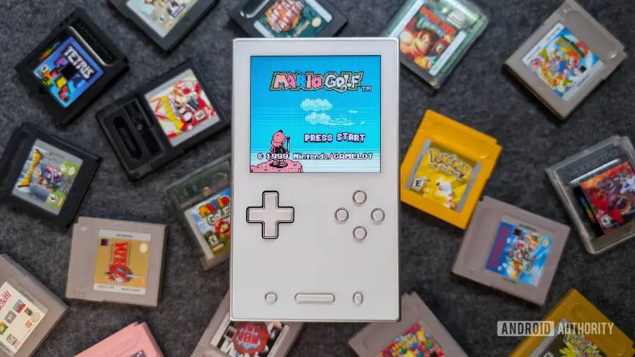 AYANEO Pocket VERT Hadirkan Nostalgia Game Boy dengan Desain Modern