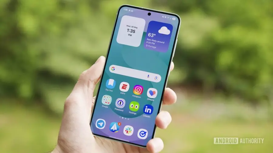 Galaxy S25 Terima Pembaruan Beta Keempat One UI 8.5 dengan Voicemail Baru