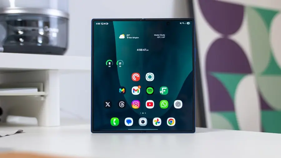 Galaxy Z Fold Terbaru Hadir dengan Desain Lebar dan Performa Meningkat