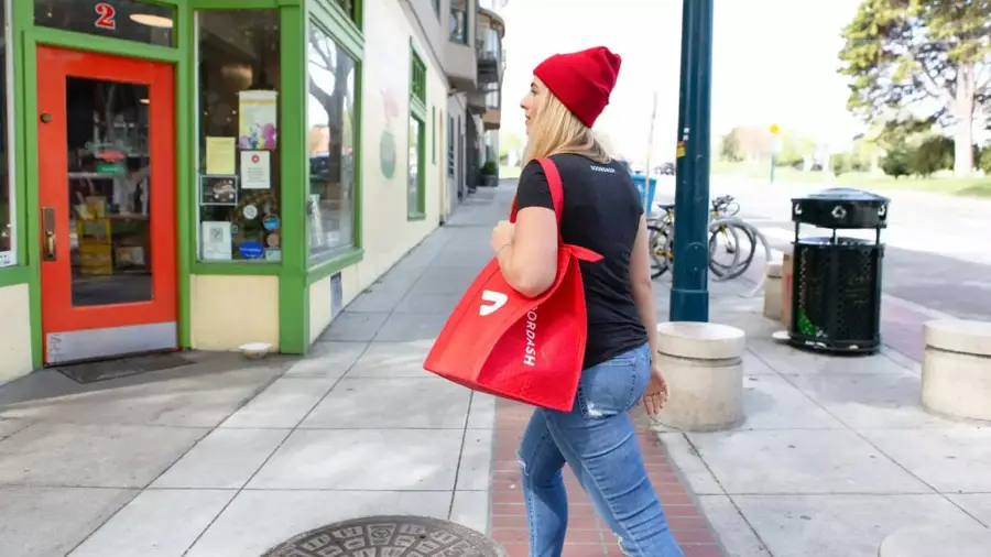 Hemat Hingga 15% dengan Kartu Hadiah DoorDash dan Instacart
