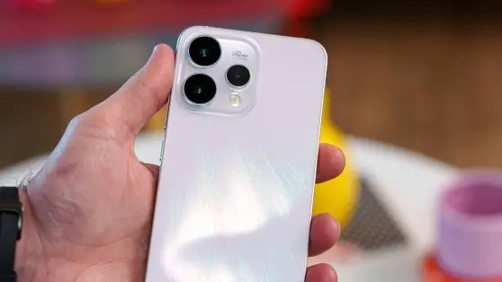 Oppo Reno15 Hadir: Smartphone Terjangkau dengan Fitur Premium Menarik