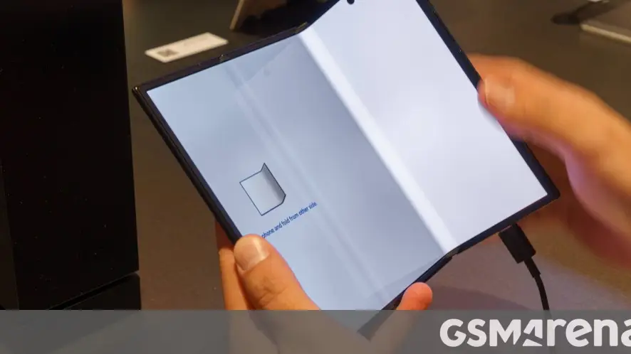 Samsung Galaxy Z TriFold Resmi Diluncurkan, Stok Langsung Ludes di Pasaran