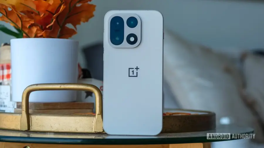 Rumor Penutupan OnePlus: Pembaca Terbelah dalam Jajak Pendapat Terbaru