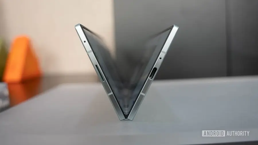 Samsung Galaxy Z Fold 8 Siap Hadir dengan Pengisian Daya 45W