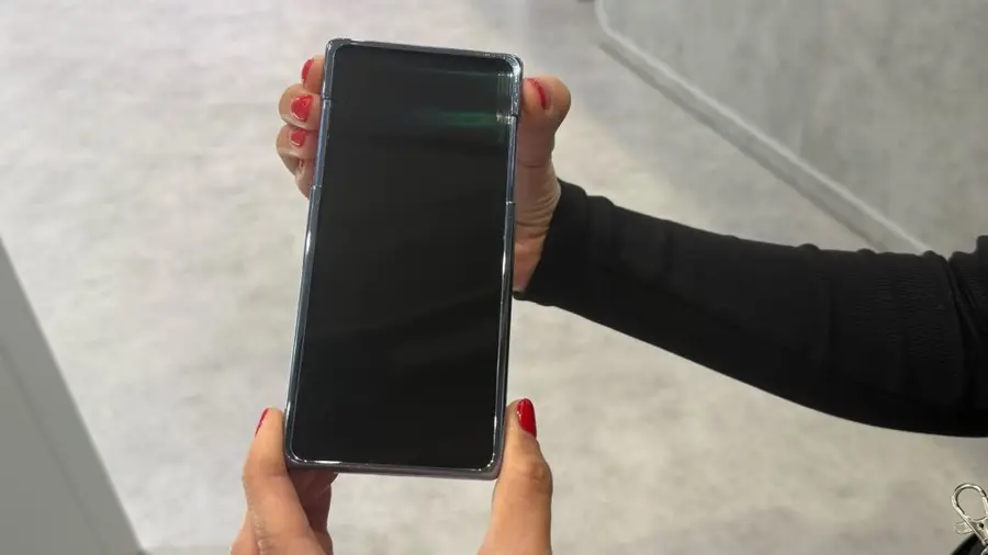 Samsung Tampilkan Konsep Ponsel Layar Geser di MWC 2023