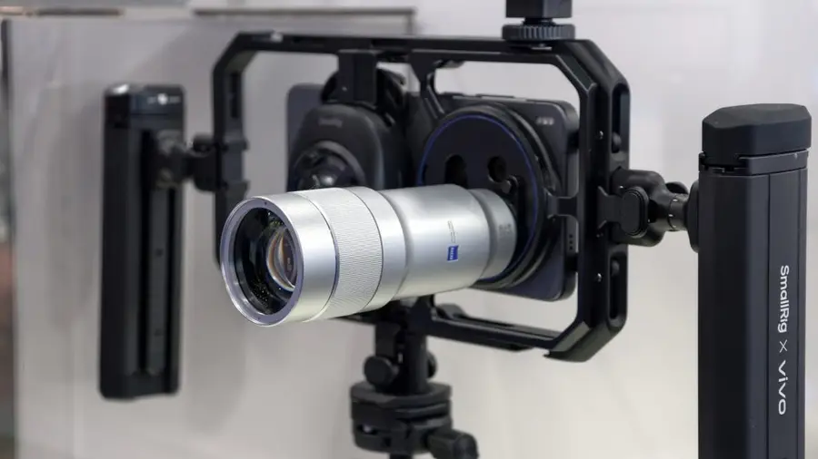 Vivo X300 Ultra Hadir dengan Lensa Tambahan yang Mengubah Fotografi Mobile