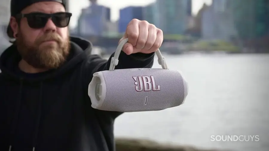 JBL Charge 6 Hadir Kembali dengan Diskon 45% untuk Pecinta Musik