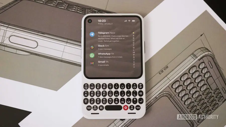 Clicks Communicator Hadir dengan Spesifikasi Menarik dan Upgrade RAM