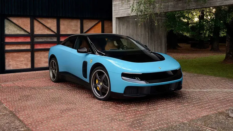 Ferrari Luce: Supercar Listrik Pertama dengan Dashboard OLED Futuristik