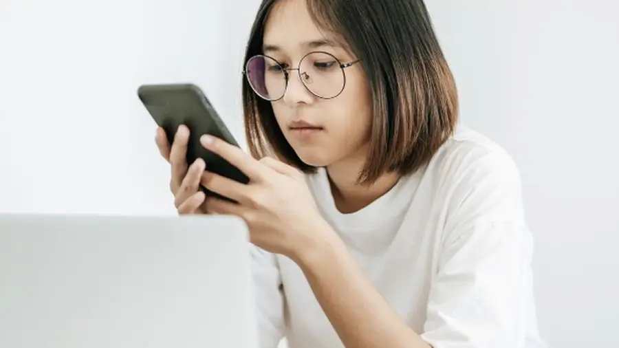 MK Pastikan Sisa Kuota Internet Harus Bisa Digunakan Hingga Habis