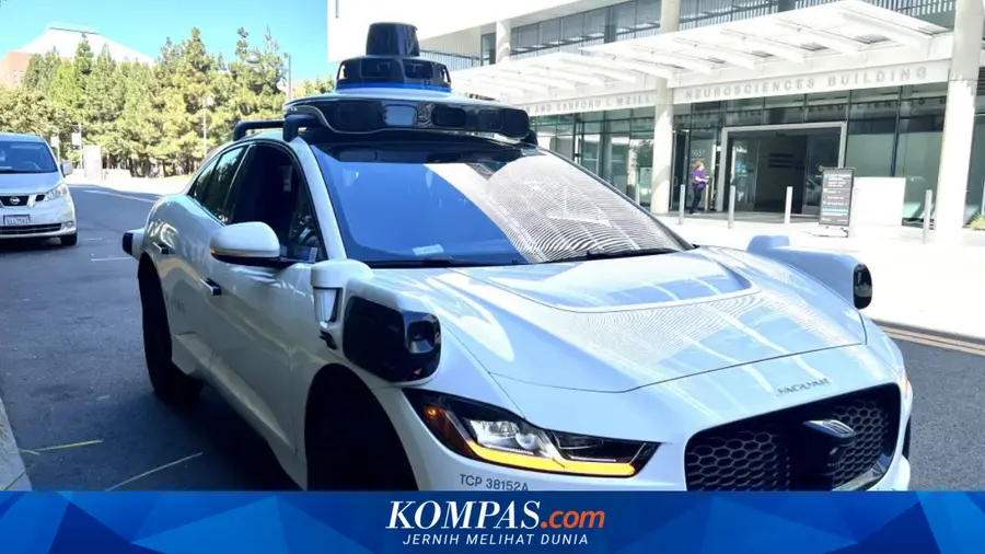Thief Uses Robot Taxi to Escape from Police