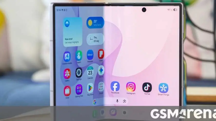 Samsung Perluas Pemasok Chip Pengendali Layar untuk Galaxy Z Fold8