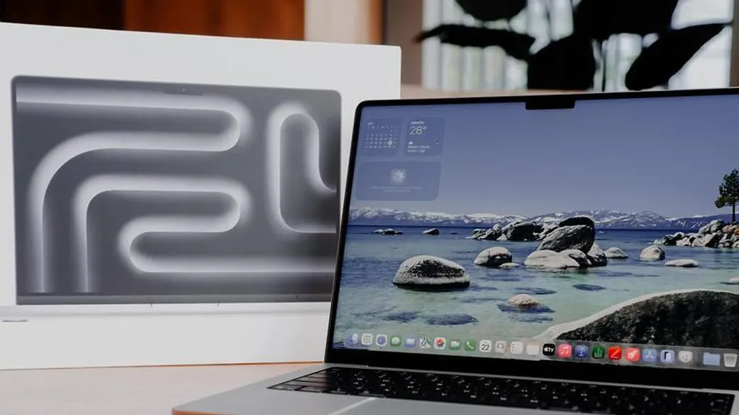 Apple Set to Launch First Touchscreen MacBook This Month