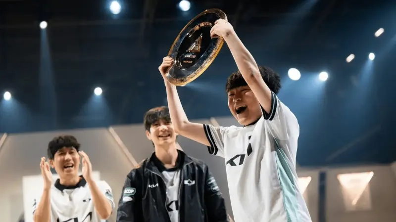 Dplus KIA Crowned Champions of EWC 2026 League of Legends