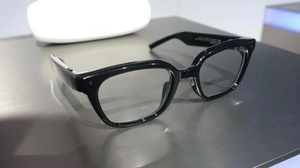 Samsung's Smart Glasses Feature Anti-Surveillance Technology