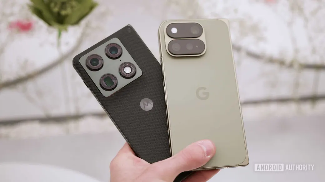 Motorola and Google Foldables Outshine Samsung in Key Areas