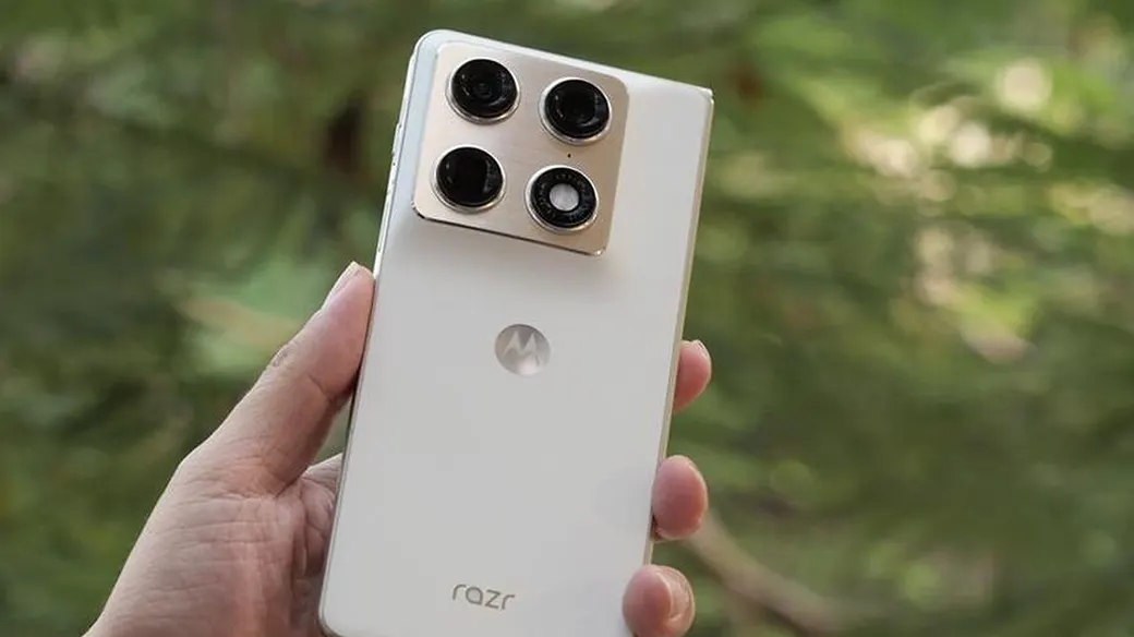 Motorola Razr Fold Review: Impressive Camera and Battery Life