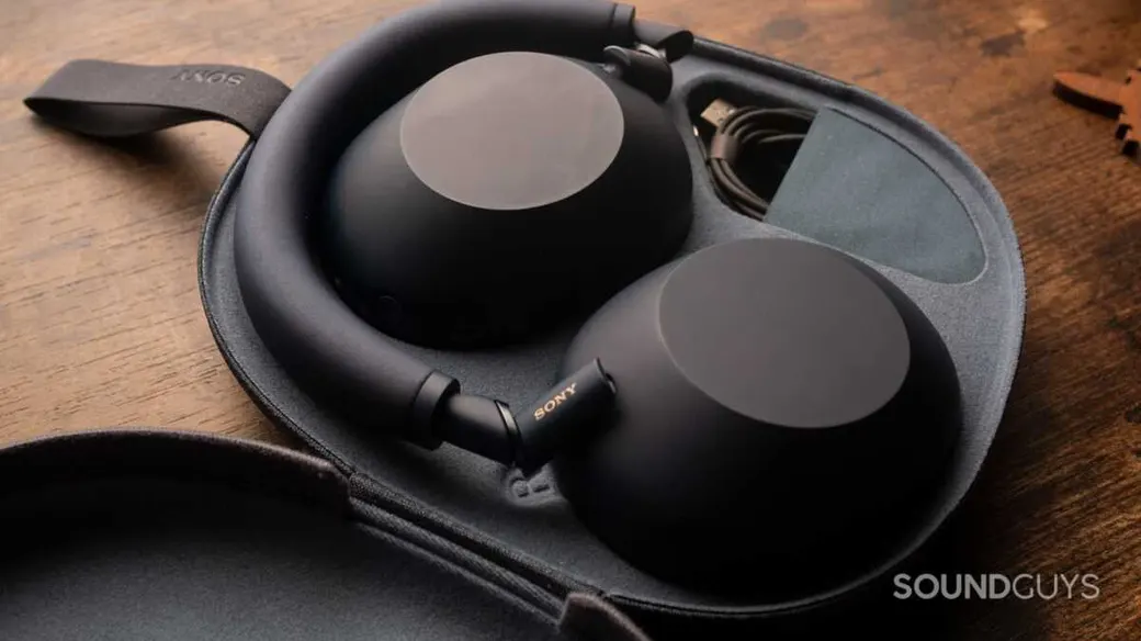 New Green Colorway for Sony WH-1000XM6 Headphones Emerges