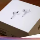 AirPods Generasi Lama Dapat Kabel Charger, Banyak yang Terkejut