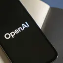 Apple Gugat OpenAI, Rencana Hardware AI Terhambat?