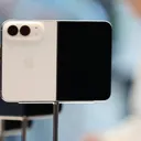 Masalah Engsel iPhone Duo Yang Bikin Layar Patah