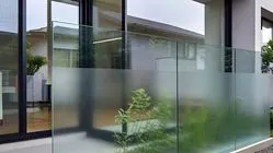 Pagar Panel Kaca Tempered: Keindahan Elegan &amp; Modern for Rumah Minimalis Anda