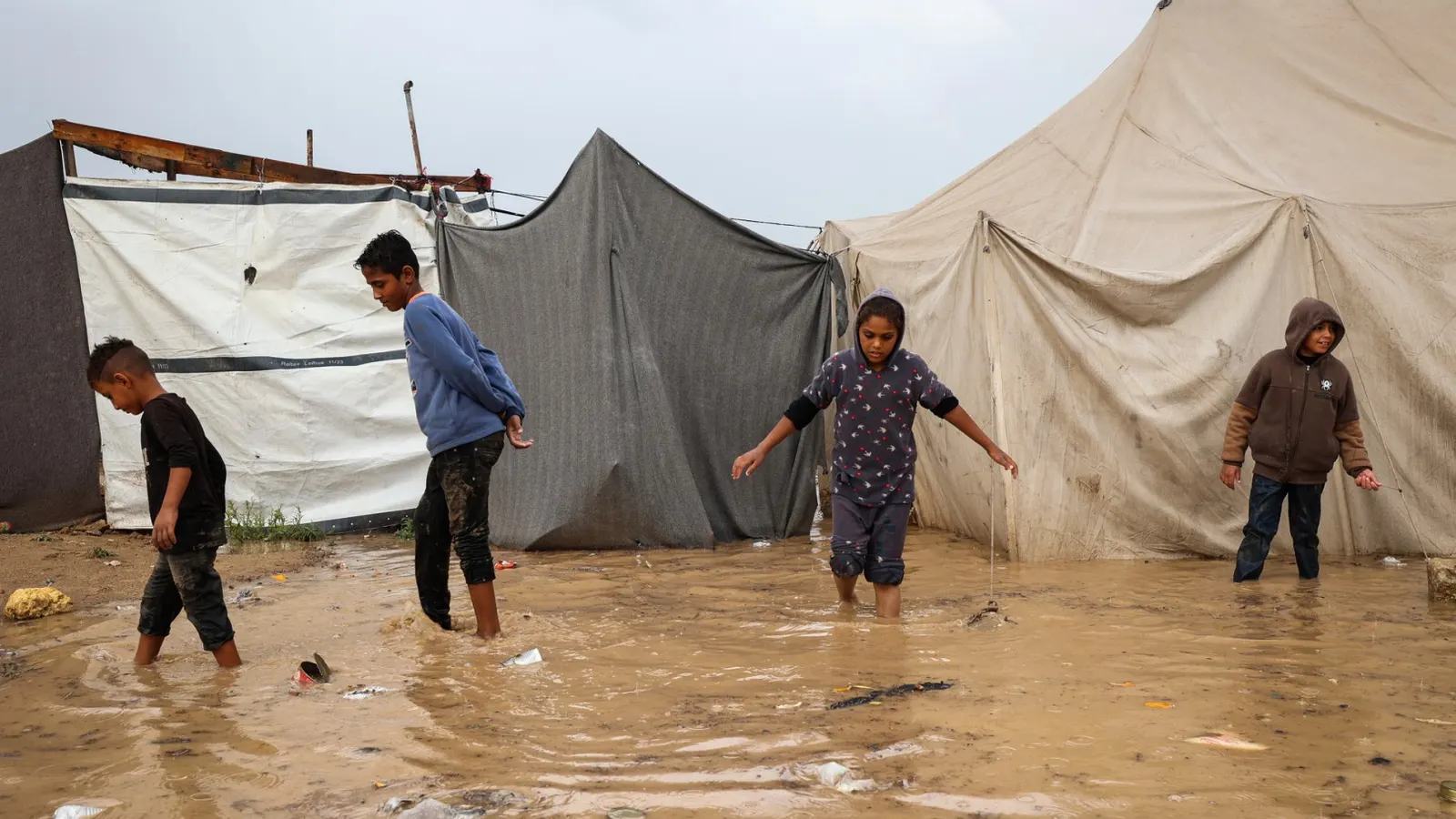 Video anak Gaza gemetar di tengah banjir dibuat AI