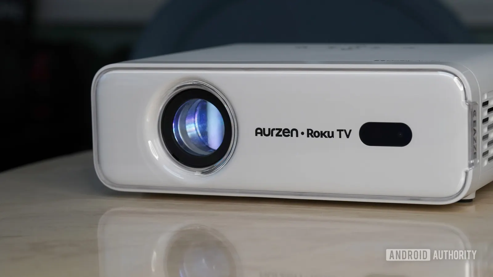 Menikmati Malam Film dengan Proyektor Roku EAZZE D1R yang Ramah Anggaran