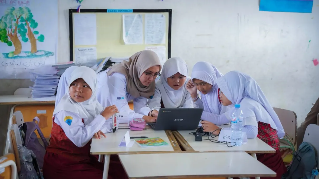 Siapkan Masa Depan Digital Anak Anda: SIER Ajarkan AI and Coding di Sekolah Dasar