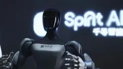 CATL Ciptakan Sejarah, Robot AI Mulai Kerja di Pabrik Baterai